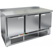 СТОЛ С МОРОЗИЛЬНЫМ ШКАФОМ HICOLD GNE 111/BT (R290)